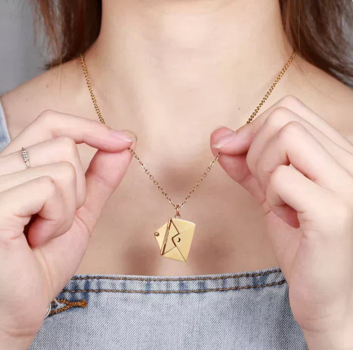STRELLO STORE™ - ENVELOPE LOVE LETTER PENDANT NECKLACE
